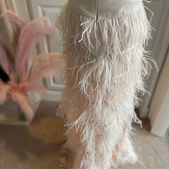 Line & Dot Feather Maxi Skirt - Picture 4 of 5